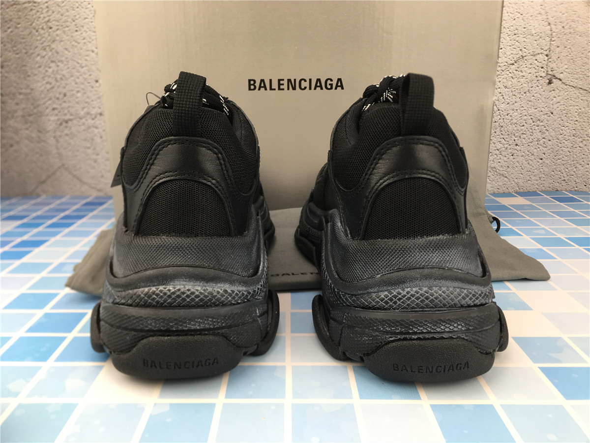 G5 Batch Balenciaga Triple S Black 172342M237002